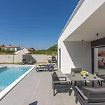 Elite 1