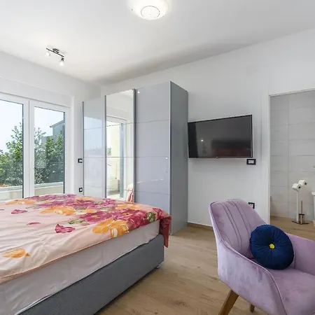 Vila Elite 1 *